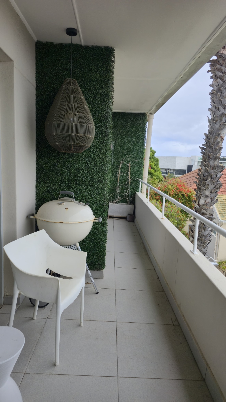 To Let 2 Bedroom Property for Rent in Bantry Bay Western Cape